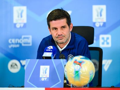 مدرب إنتر ميلان كريستيان تشيفو خلال مؤتمر صحافي في كأس السوبر الإيطالي بالرياض - 18 ديسمبر 2025 - X/@Inter