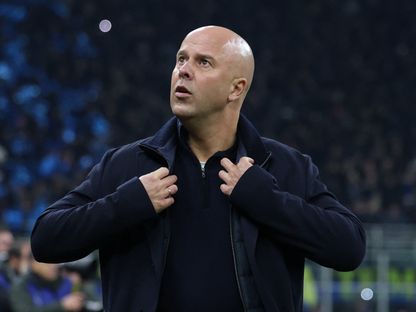 آرني سلوت مدرب ليفربول خلال مواجهة إنتر ميلان بدوري أبطال أوروبا - 9 ديسمبر 2025 - Reuters