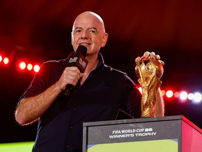 إنفانتينو: إقامة المباريات المحلية في الخارج مخاطرة كبيرة