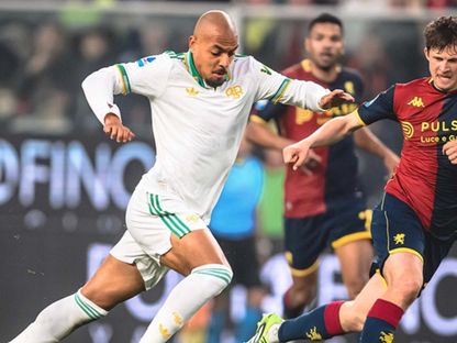 مهاجم روما دونيل مالين في مباراة جنوى بالدوري الإيطالي - 8 مارس 2026 - @OfficialASRoma/x