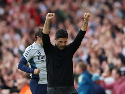 ميكيل أرتيتا مدرب أرسنال يحتفل بهدف مارتن زوبيميندي الأول أمام نوتنغهام فورست في الدوري الإنجليزي - 13 سبتمبر 2025 - Reuters