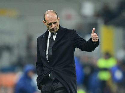 ماسيميليانو أليغري ينصح مهاجم ميلان بـ"الابتسام أكثر"