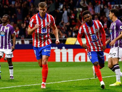 ألكسندر سورلوث يسجل هدف أتلتيكو مدريد الرابع أمام بلد الوليد في الليغا 14-4-2025 - Reuters