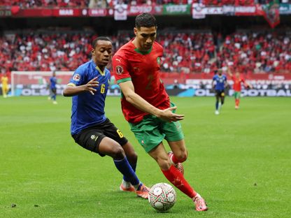 أشرف حكيمي لاعب المغرب في مباراة تنزانيا في كأس إفريقيا - 4 يناير 2026 - Reuters
