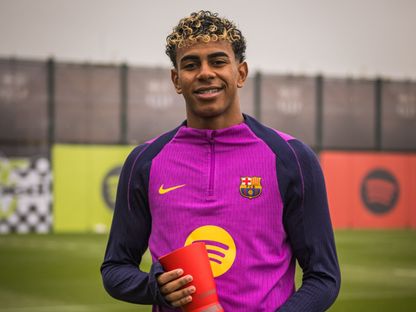 لامين يامال نجم برشلونة يفوز بجائزة أفضل لاعب في الدوري الإسباني لشهر نوفمبر - 5 ديسمبر 2025 - X/FCBarcelona_es