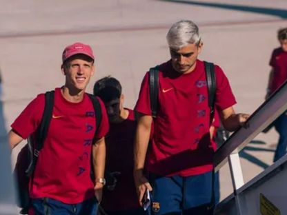 لاعبا برشلونة بيدري وداني أولمو في رحلة الفريق لمواجهة إشبيلية في الدوري الإسباني - 18 سبتمبر 2026 - www.fcbarcelona.com