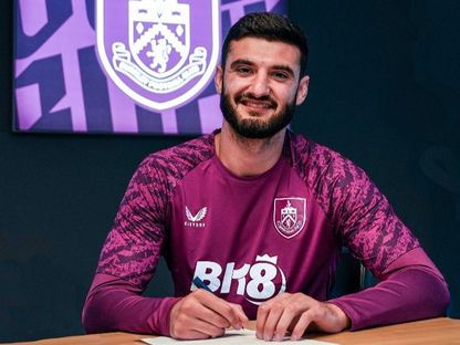 أرماندو بروخا لاعب بيرنلي الجديد خلال التوقيع مع الفريق لمدة 5 مواسم - 8 أغسطس 2025 - X/@SPL