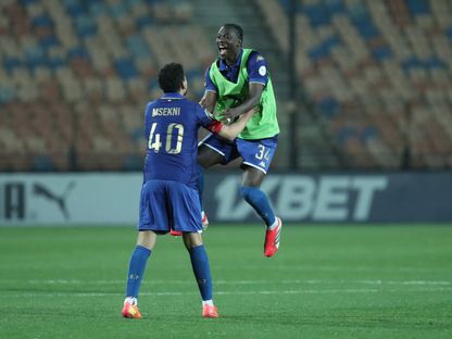 احتفال لاعبي الترجي الرياضي التونسي بالتأهل لنصف نهائي دوري أبطال إفريقيا على حساب الأهلي المصري - 21 مارس 2026 - X/@CAFCLCC_ar