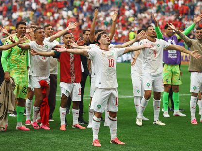 براهيم دياز يحتفل مع الجمهور بتأهل المغرب لربع نهائي كأس العالم - 4 يوليو 2026 - Reuters