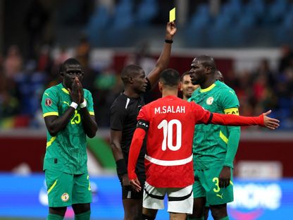 كاليدو كوليبالي يتلقى إنذاراً في مباراة السنغال ومصر بنصف نهائي كأس أمم إفريقيا - 14 يناير 2026 - Reuters