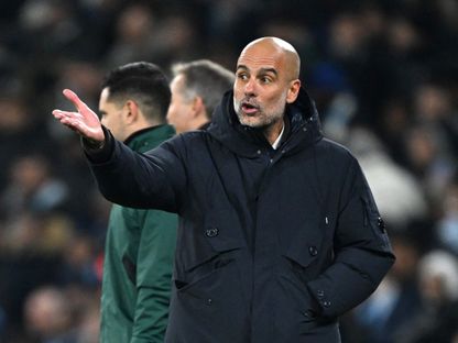 بيب غوارديولا مدرب مانشستر سيتي خلال مواجهة باير ليفركوزن بدوري أبطال أوروبا - 25 نوفمبر 2025 - Reuters