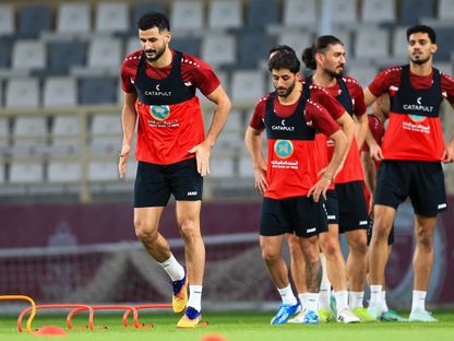 أيمن حسين يقود تدريبات العراق قبل مواجهة الإمارات في الملحق الآسيوي المؤهل إلى كأس العالم - 11 نوفمبر 2025 - X/@Iraq National Team