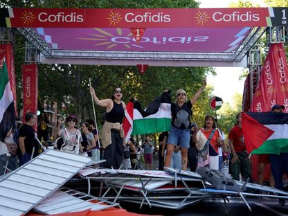 احتجاجات مناهضة لإسرائيل في العاصمة الإسبانية مدريد تتسبب في إلغاء سباق دراجات 14 سبتمبر 2025 - Reuters