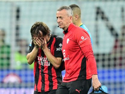 لوكا مودريتش بعد إصابته في مباراة ميلان ويوفنتوس بالدوري الإيطالي - 26 أبريل 2026 - Reuters