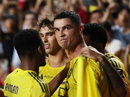 احتفال كريستيانو رونالدو نجم النصر مع زملائه بتسجيل هدف في مرمى الأهلي بنهائي كأس السوبر السعودي - 23 أغسطس 2025 - Reuters