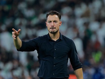 ماتياس يايسله مدرب الأهلي في مباراة الهلال بكلاسيكو الدوري السعودي - 19 سبتمبر 2025 - X/@aawsat_spt