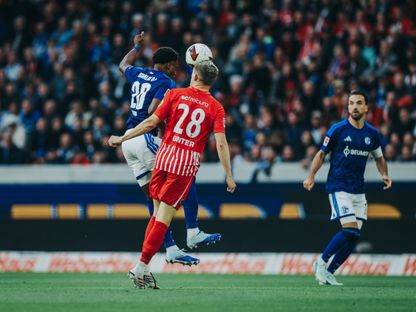 من مباراة فرايبورغ وشالكه في الدوري الألماني - 11 أكتوبر 2026 - @s04