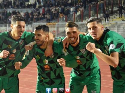 لاعبون من شباب قسنطينة يحتفلون بتسجيل هدف في مرمى برافوس الأنغولي بكأس الكونفيدرالية - 5 يناير 2025 - FB/@CSConstantine.Net [Page Officielle]