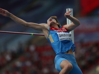 الروسي ألكسندر شوستوف ينافس في نهائي الوثب العالي للرجال في بطولة العالم 2013 في موسكو. 15 أغسطس 2013 - AFP
