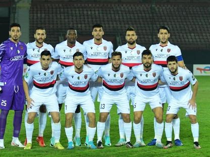 صورة جماعية لتشكيلة اتحاد العاصمة الجزائري قبل مباراة فيوتشر المصري في كأس الكونفيدرالية الإفريقية - 20 ديسمبر 2023 - Facebook/USM Alger 