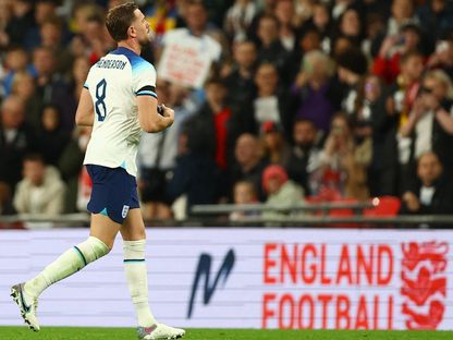 جوردان هندرسون يخرج من الملعب بعد استبداله خلال مباراة ودية بين إنجلترا وأستراليا - 13 أكتوبر 2023 - Reuters 