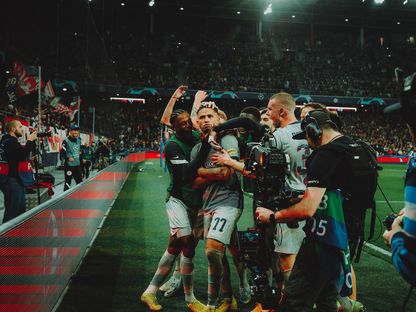 لاعبو سالزبورج يحتفلون بعد التسجيل أمام دينامو زغرب في دوري أبطال أوروبا - 5 أكتوبر 2022 - TWITTER/@FCRBS_en