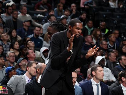 كيفن دورانت خلال مباراة بين "إنديانا بايسرز" و"بروكلين نيتس" - AFP