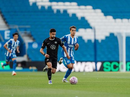 محمد الأمين عمورة خلال مباراة ودية بين فولفسبورغ وبرايتون - 9 أغسطس 2025 - X/VfL_Wolfsburg