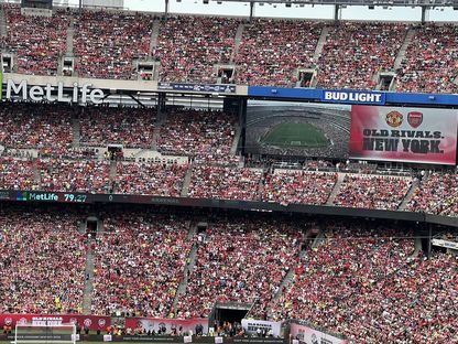 أكثر من 82 ألف متفرج حضروا ودية مان يونايتد وأرسنال في أميركا صيف 2023 - Twitter/mutd tv