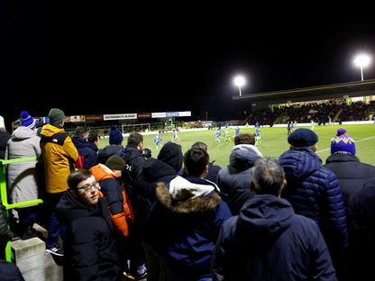 مشجعون في المدرجات أثناء مباراة الدور الثالث من كأس الاتحاد الإنجليزي بين فورست غرين روفرز وبرمنغهام سيتي - 17 يناير 2023 - Reuters