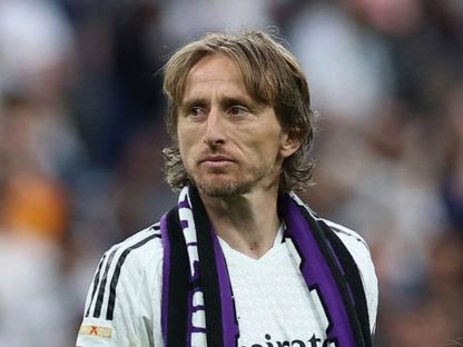 مودريتش في وداعه لريال مدريد بعد مباراة سوسيداد 24-5-2025 - Reuters