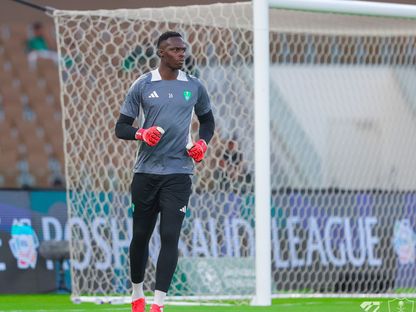 حارس الأهلي إدوارد ميندي قبل مواجهة الفيحاء في الدوري السعودي - 18 أبريل 2025 - X/@ALAHLI_FC