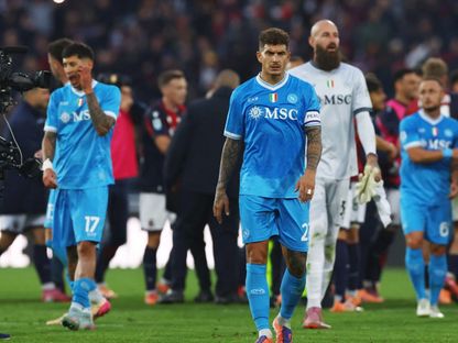 خيبة لاعبين من نابولي بعد خسارته أمام بولونيا بالدوري الإيطالي - 9 نوفمبر 2025 - Reuters