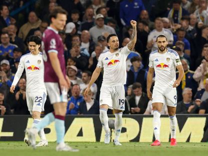نواه أوكافور يحتفل بهدفه في مباراة ليدز يونايتد وبيرنلي بالدوري الإنجليزي الممتاز - 1 مايو 2026 - Reuters