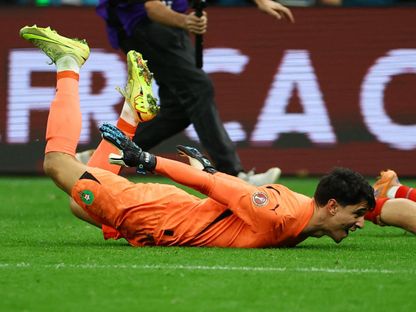 ياسين بونو يحتفل بتأهل المغرب إلى نهائي كأس إفريقيا على حساب نيجيريا - 14 يناير 2026 - Reuters