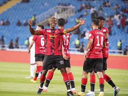 لاعب نادي الرياض كنوليدغ موسونا يحتفل بتسجيل الهدف الأول في مرمى الوحدة بدوري روشن السعودي - 13 أغسطس 2023 - twitter/AlRiyadhFC
