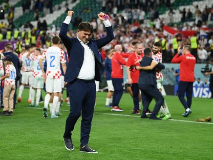 زلاتكو داليتش مدرب كرواتيا يحتفل بالفوز على البرازيل في مونديال قطر -09 ديسمبر 2022 - Reuters