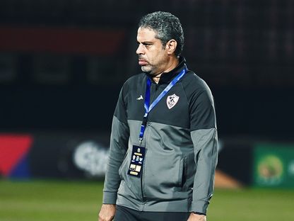 المدرب معتمد جمال خلال مباراة الزمالك المصري وأكاديمية سوار الغيني في كأس الكونفيدرالية الإفريقية - 3 ديسمبر 2023 - X/@ZSCOfficial