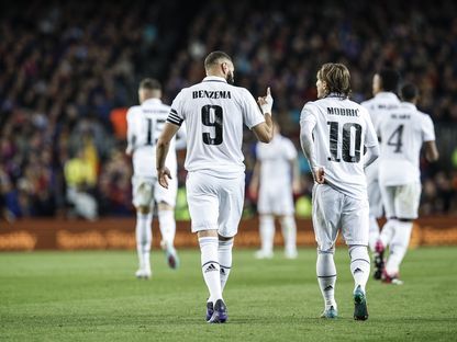 مودريتش وبنزيما خلال مواجهة برشلونة في إياب نصف نهائي كأس ملك إسبانيا - 5 أبريل 2023 - AFP
