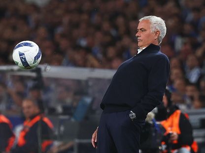 مورينيو يفتح النار على 9 لاعبين "خائنين" في تشكيلة بنفيكا