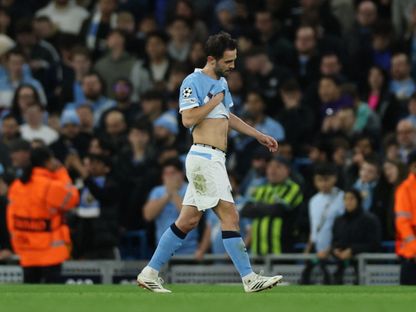 برناردو سيلفا قائد مانشستر سيتي يغادر الملعب بعد طرده أمام ريال مدريد - 17 مارس 2026 - REUTERS