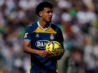 توقف مباراة بالدوري الإسباني بسبب عنصرية محتملة ضد المغربي عمر الهلالي