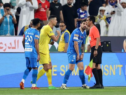 كريستيانو رونالدو مهاجم النصر السعودي قبل لحظات من طرده أمام الهلال في مباراة بكأس السوبر السعودية - 4 أغسطس 2024 - REUTERS