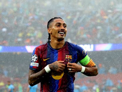 فرحة قائد برشلونة رافينيا بـأحد أهدافه في مرمى فينورد في دوري أبطال أوروبا - 9 سبتمبر 2026 - Reuters