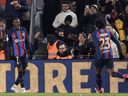 احتفال عثمان ديمبيلي بهدف تقدم برشلونة على سوسيداد في كأس ملك إسبانيا 2023 - رويترز