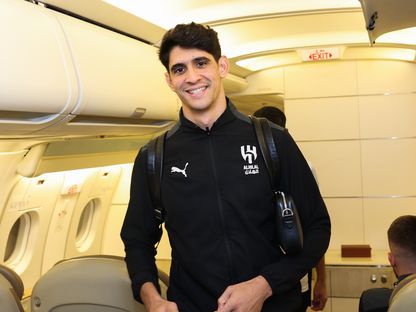 ياسين بونو حارس مرمى فريق الهلال السعودي قبل مواجهة الطائي - 7 ديسمبر 202" - X/Alhilal_FC