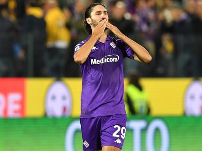 ياسين عدلي لاعب فيورنتينا يحتفل بالتسجيل ضد ميلان في الدوري الإيطالي - 6 أكتوبر 2024 - Reuters