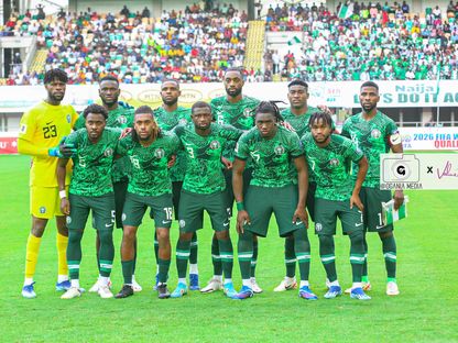 تشكيلة المنتخب النيجيري قبل انطلاق مباراة ليسوتو في تصفيات كأس العالم 2026 - 16 نوفمبر 2023 - X/@OgaNlaMedia