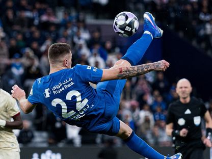 سيرجي ميلينكوفيتش سافيتش لاعب الهلال لحظة تسجيل هدف مذهل في مرمى الفيحاء بالدوري السعودي - 22 يناير 2026 - FB/@AlHilal Saudi Club