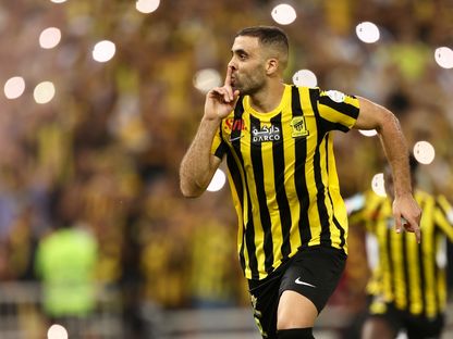 عبد الرزاق حمدالله مهاجم الاتحاد يحتفل بعد تسجيله هدفاً في شباك الطائي - 31 مايو 2023 - https://twitter.com/SPL